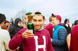 4 Ways You Can Succeed With Your Side Hustle While Working A Day Job